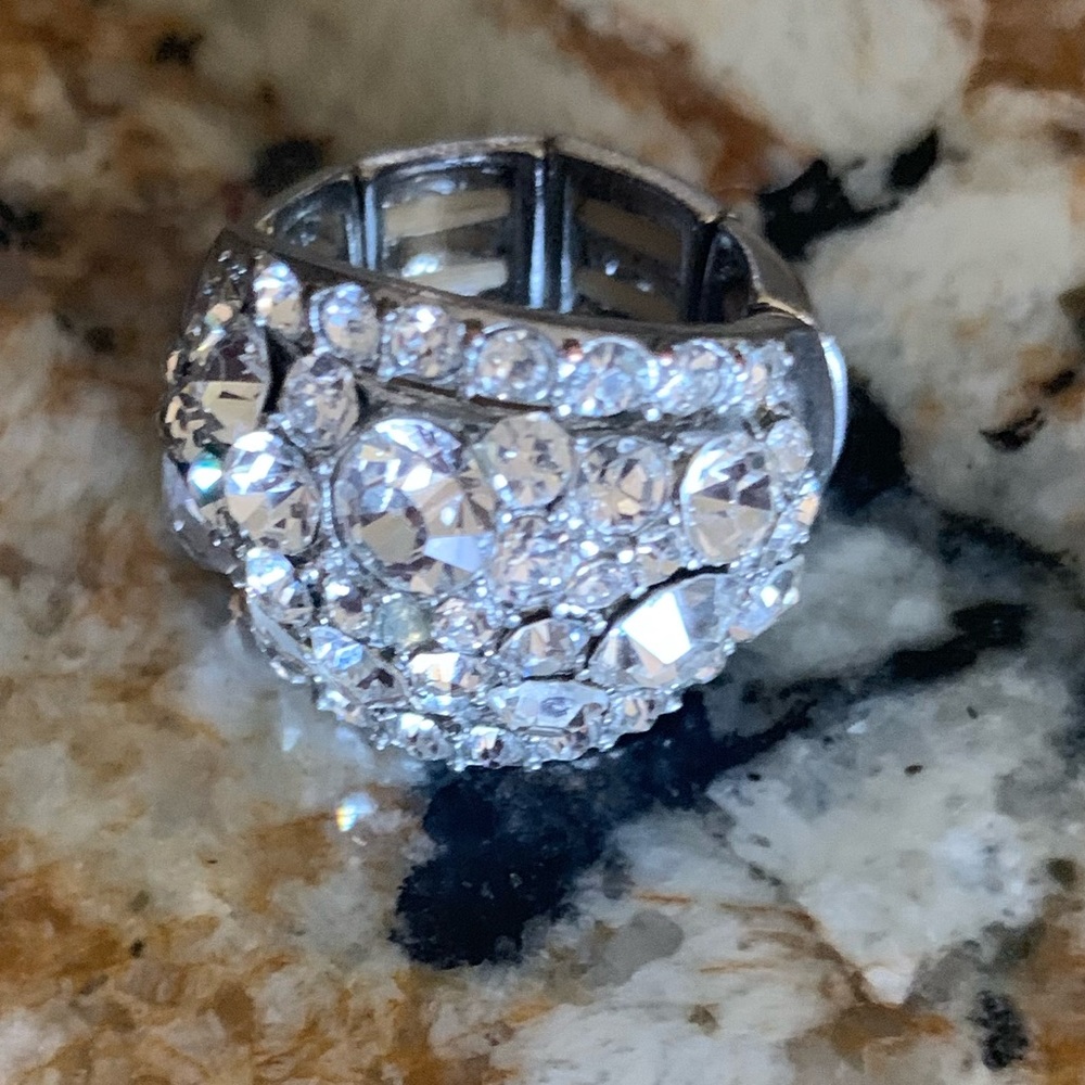 Big Rhinestone Ring Wedding Cocktail Expanday - Picture 10 of 16